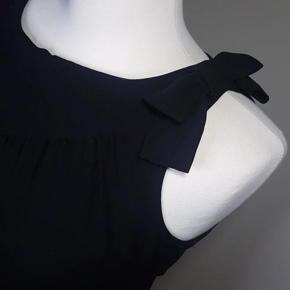 Trina Turk  LBD shoulder bow detail - Picture 4 of 10